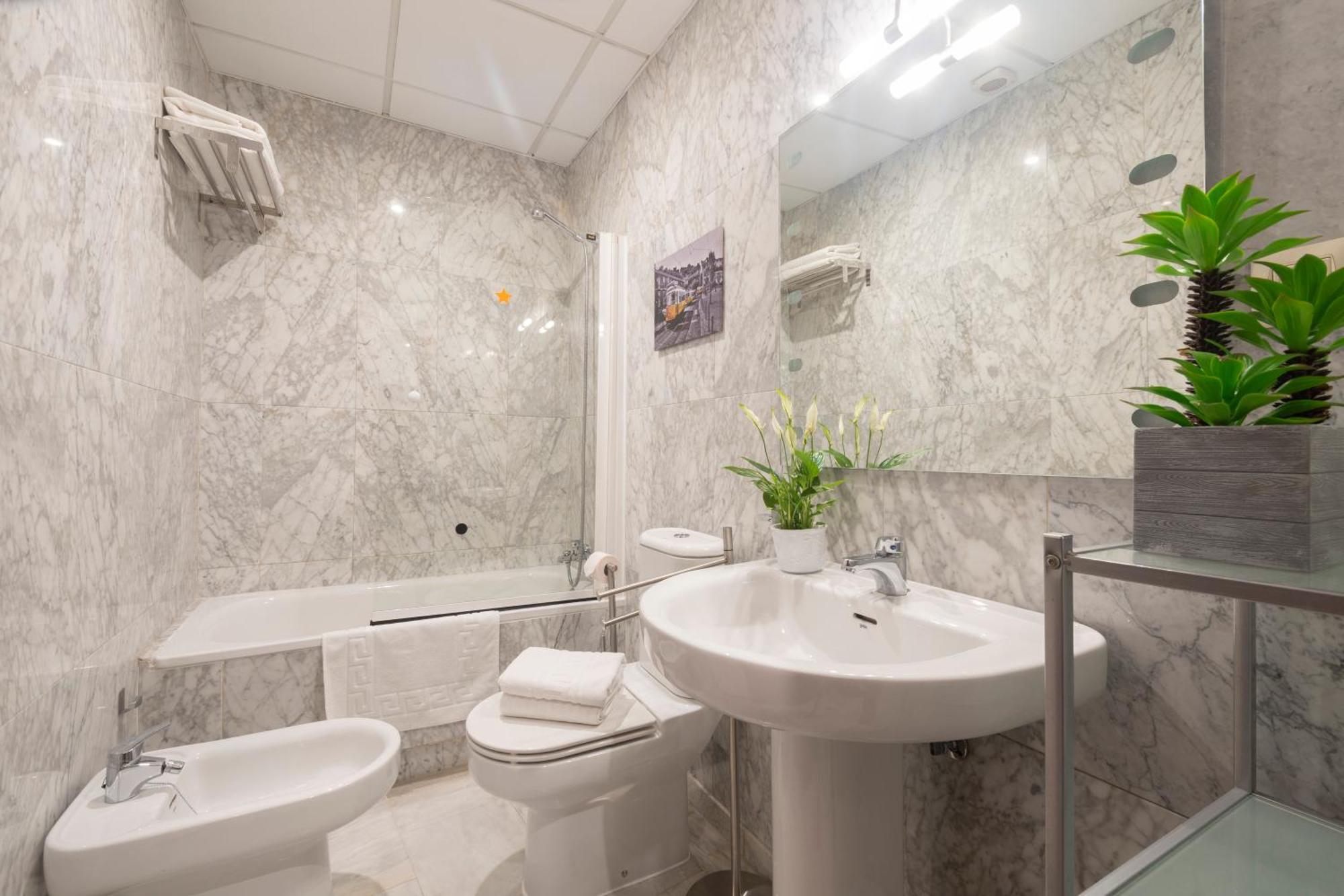 Apartamento Adultos Centro Nueva De La Virgen 2 Free Parking غرناطة المظهر الخارجي الصورة